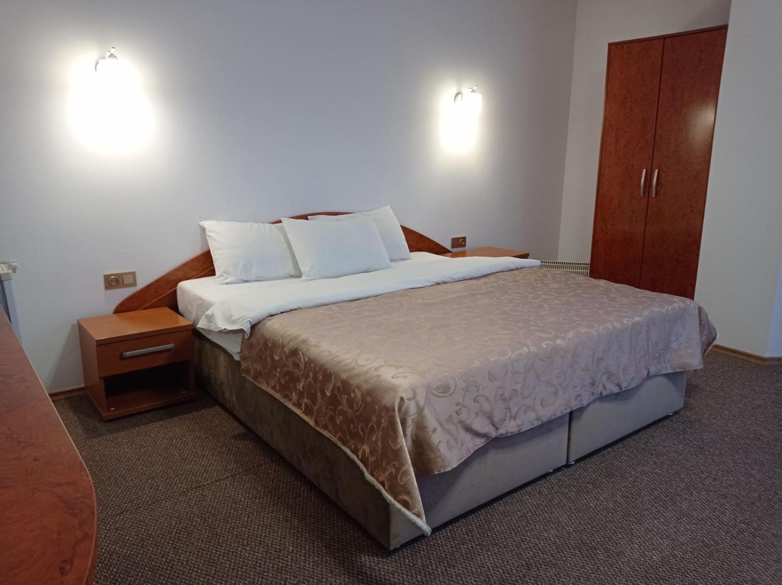 Volyn Hotel Ludmir โวโลดิเมียร์-โวลินสกาเย ภายนอก รูปภาพ