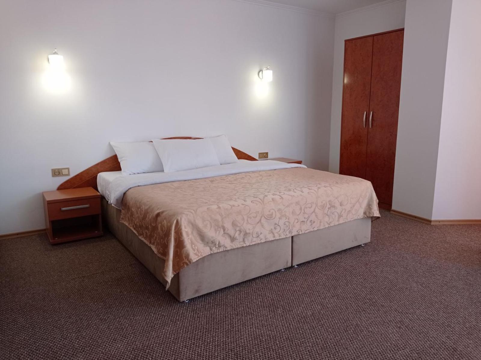 Volyn Hotel Ludmir โวโลดิเมียร์-โวลินสกาเย ภายนอก รูปภาพ