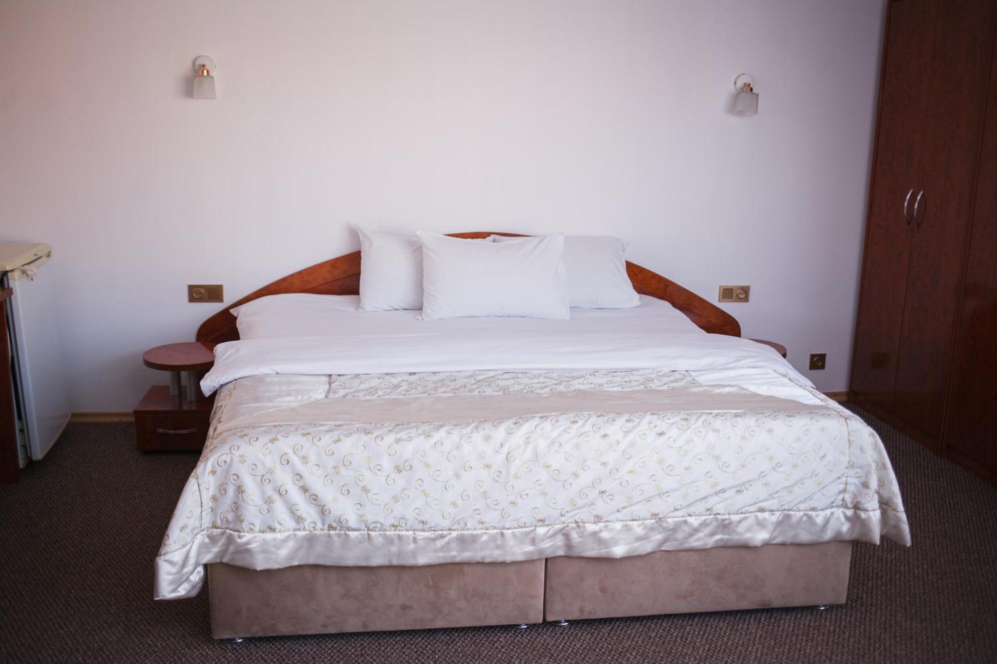 Volyn Hotel Ludmir โวโลดิเมียร์-โวลินสกาเย ภายนอก รูปภาพ